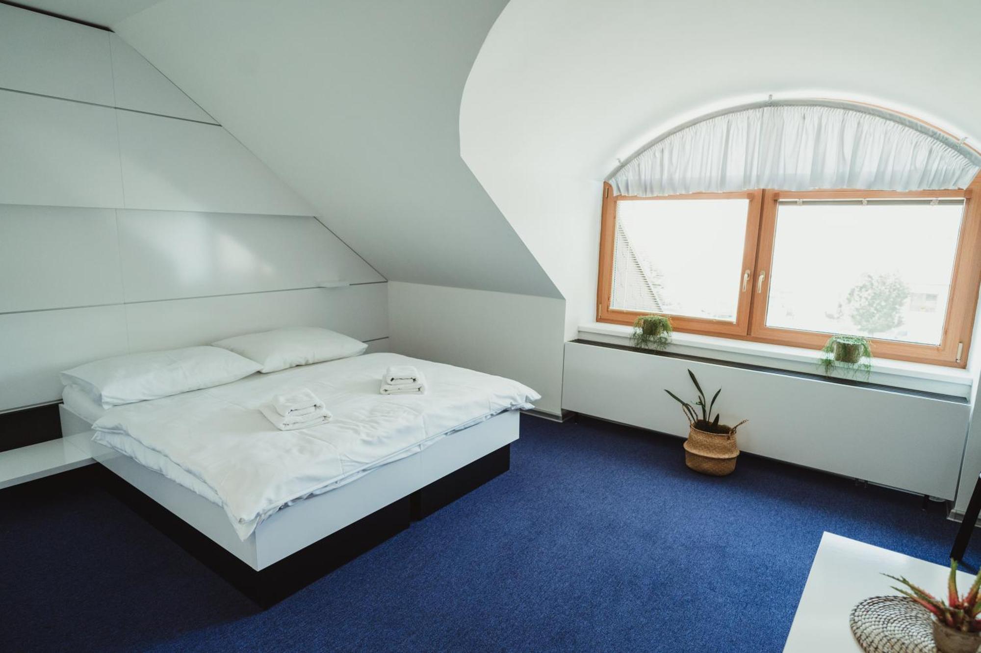Hotel U Racka Ostrozska Nova Ves Ngoại thất bức ảnh