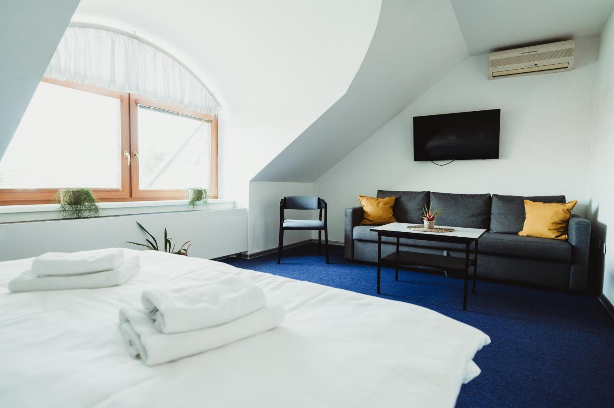 Hotel U Racka Ostrozska Nova Ves Ngoại thất bức ảnh