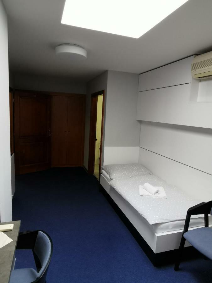 Hotel U Racka Ostrozska Nova Ves Ngoại thất bức ảnh