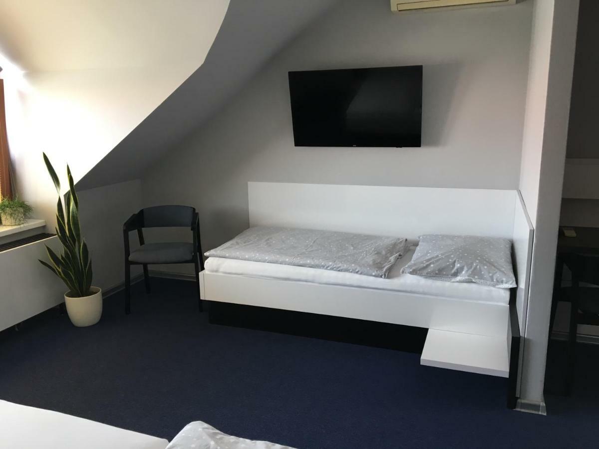 Hotel U Racka Ostrozska Nova Ves Ngoại thất bức ảnh